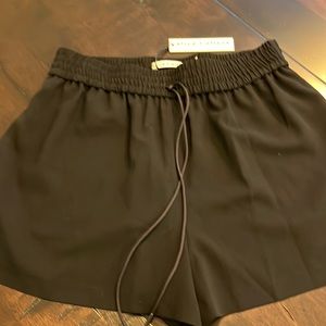 Alice + Olivia by Stacey Bendet size medium black shorts new with tags